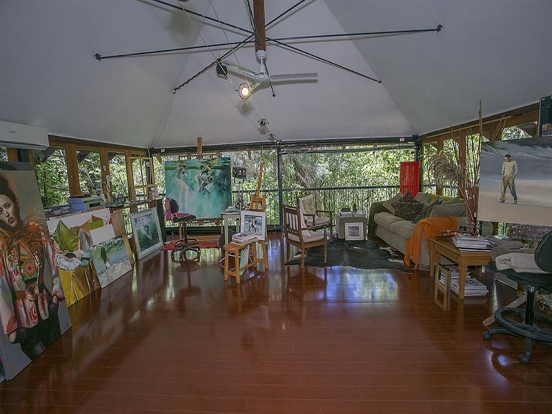 15 Welshpool Road East, Lesmurdie WA 6076