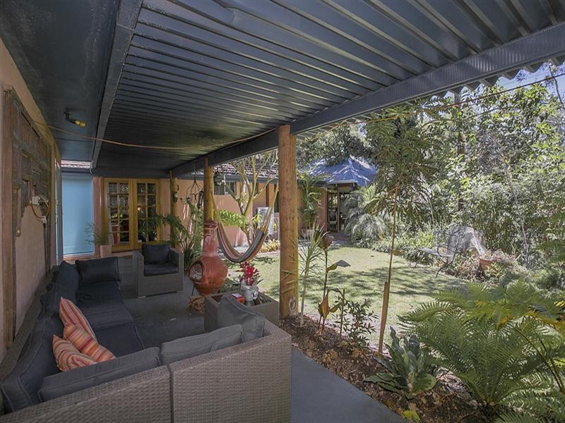 15 Welshpool Road East, Lesmurdie WA 6076