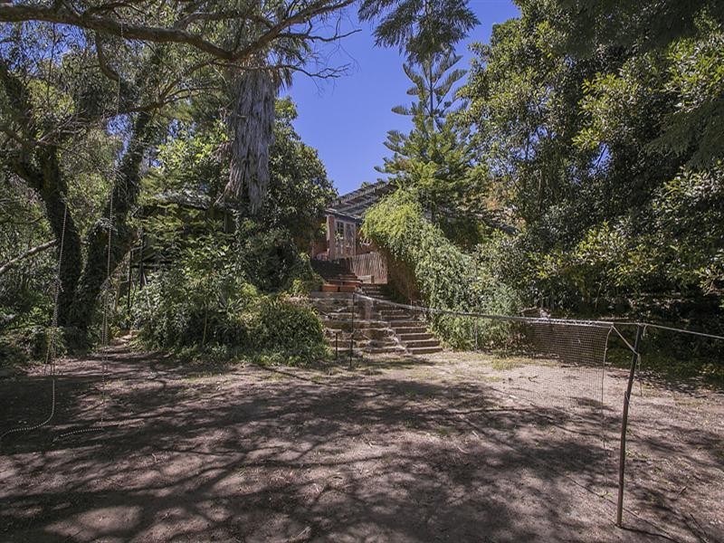 15 Welshpool Road East, Lesmurdie WA 6076