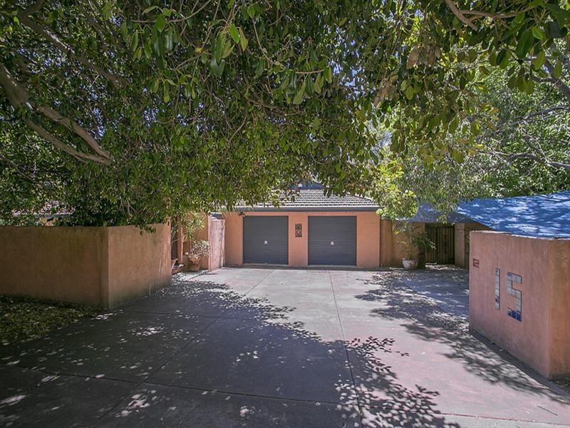 15 Welshpool Road East, Lesmurdie WA 6076