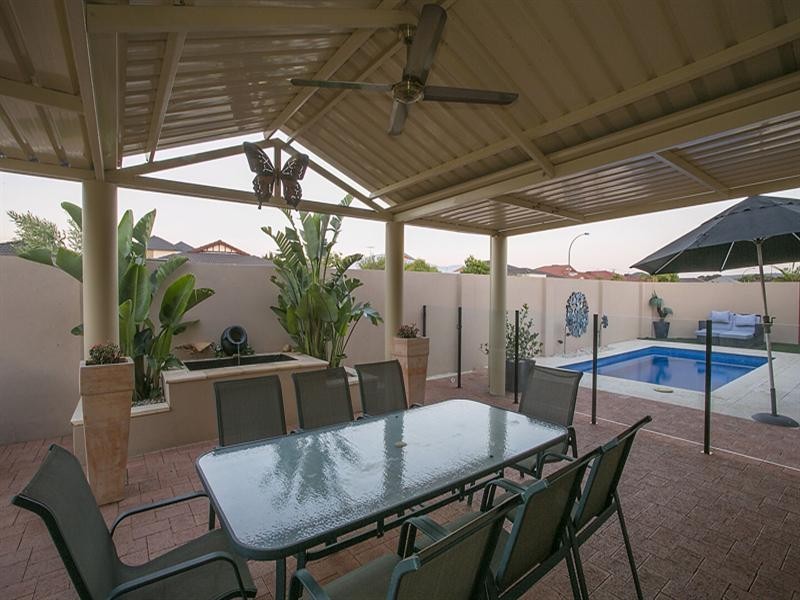 2 Limerick Loop, Wattle Grove WA 6107