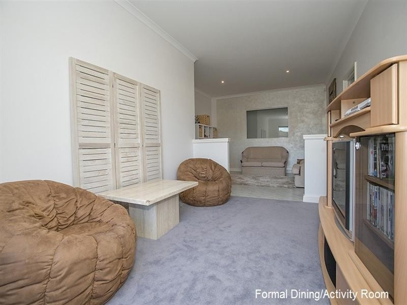 2 Limerick Loop, Wattle Grove WA 6107