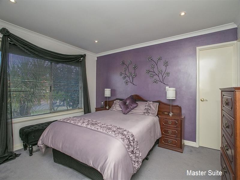 2 Limerick Loop, Wattle Grove WA 6107