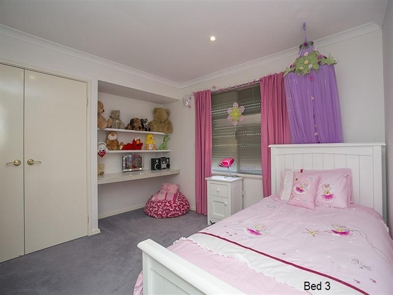 2 Limerick Loop, Wattle Grove WA 6107