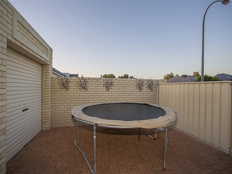 2 Limerick Loop, Wattle Grove WA 6107