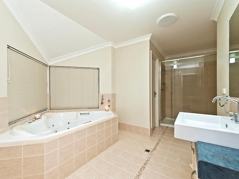 68b Croyden Road, Roleystone WA 6111