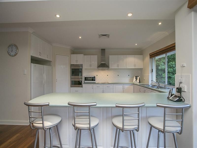 11 Hinkler Road, Kalamunda WA 6076