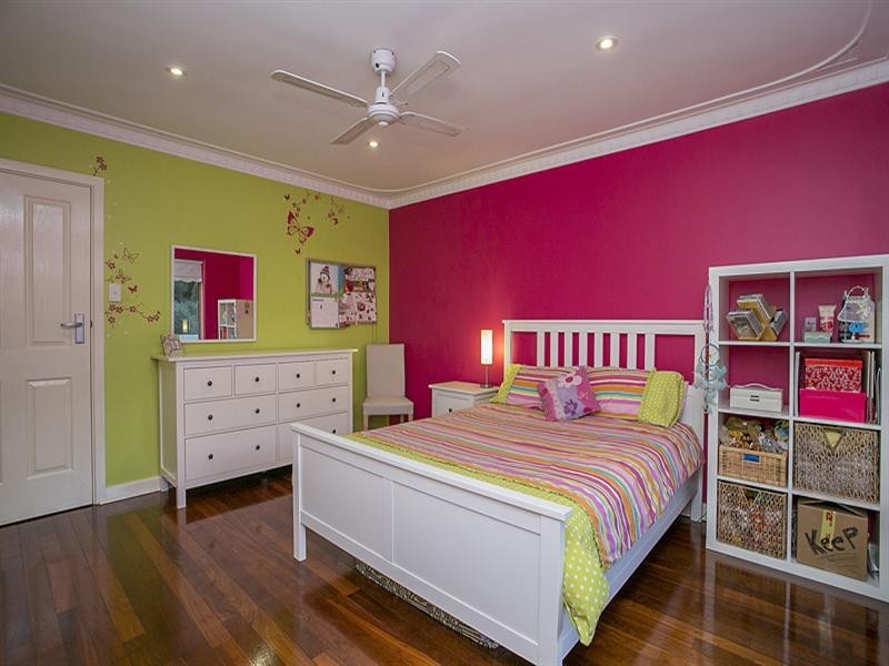 11 Hinkler Road, Kalamunda WA 6076