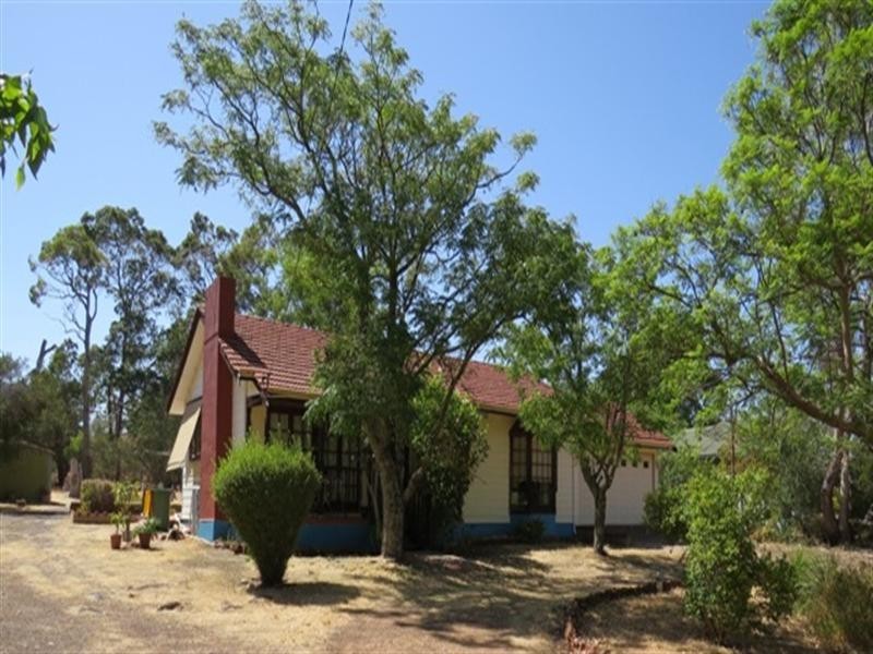 12 Lane Road, Kalamunda WA 6076