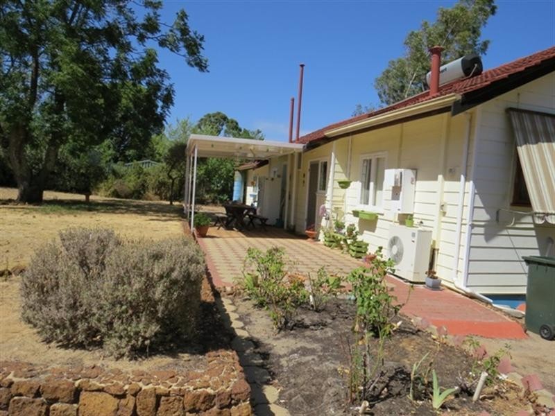 12 Lane Road, Kalamunda WA 6076