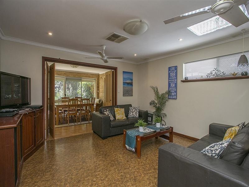 11 Bugendore Street, Maida Vale WA 6057