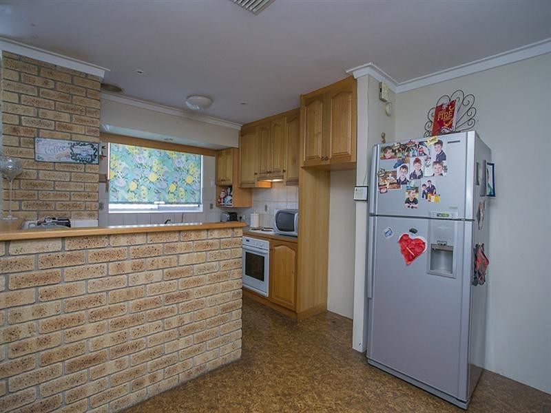 11 Bugendore Street, Maida Vale WA 6057