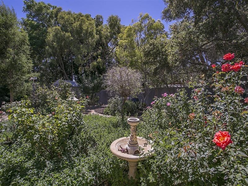 11 Bugendore Street, Maida Vale WA 6057