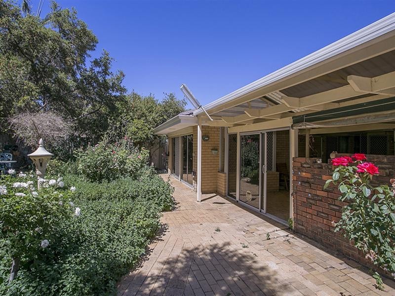 11 Bugendore Street, Maida Vale WA 6057