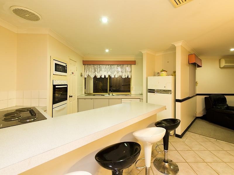 2 Cable Close, Seville Grove WA 6112