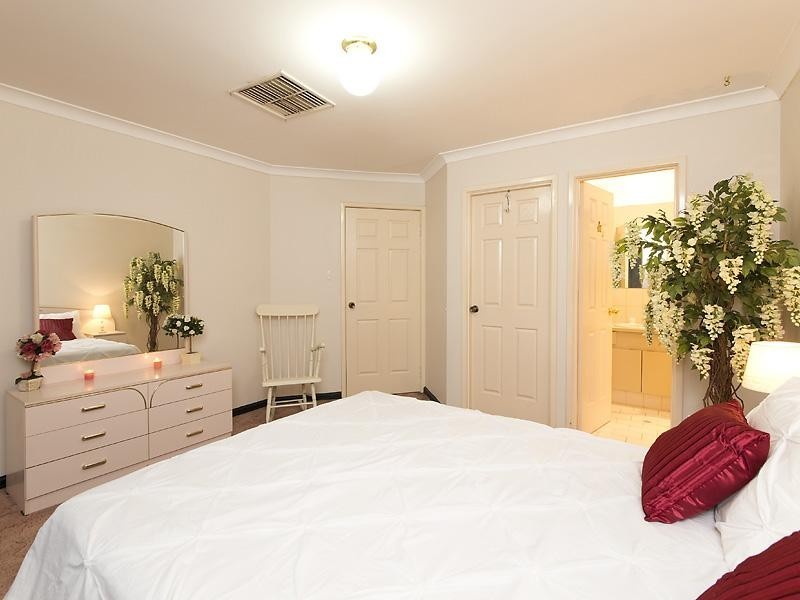 2 Cable Close, Seville Grove WA 6112