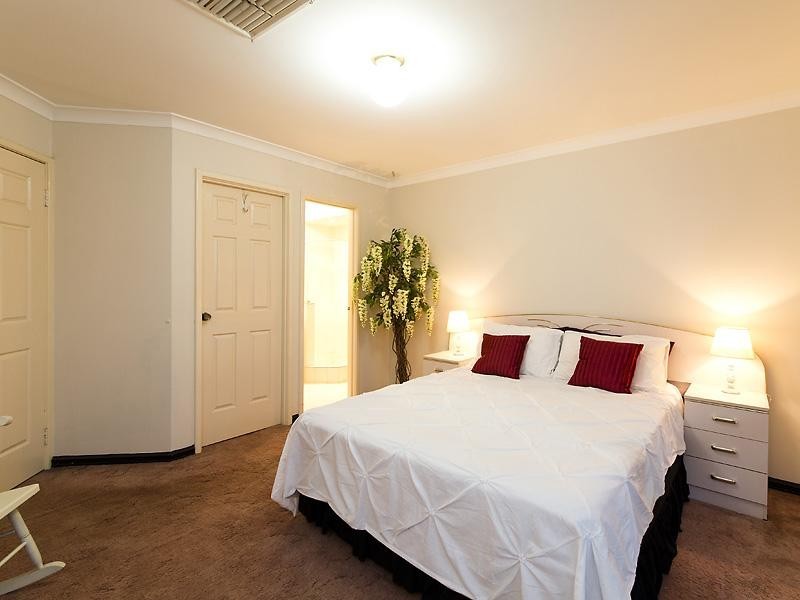 2 Cable Close, Seville Grove WA 6112