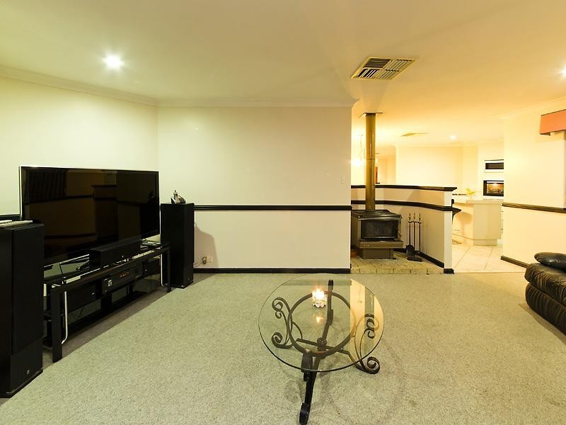 2 Cable Close, Seville Grove WA 6112