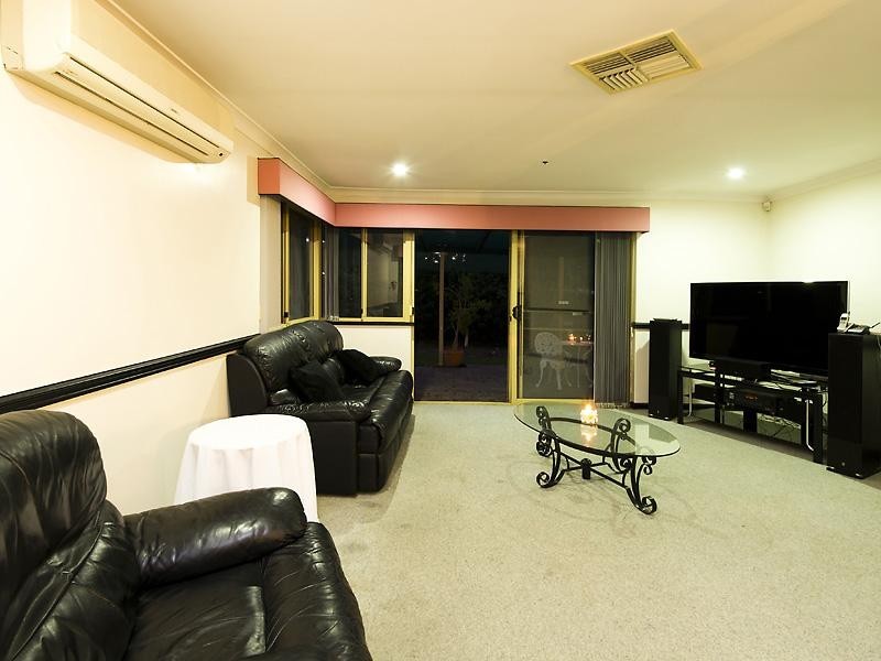 2 Cable Close, Seville Grove WA 6112
