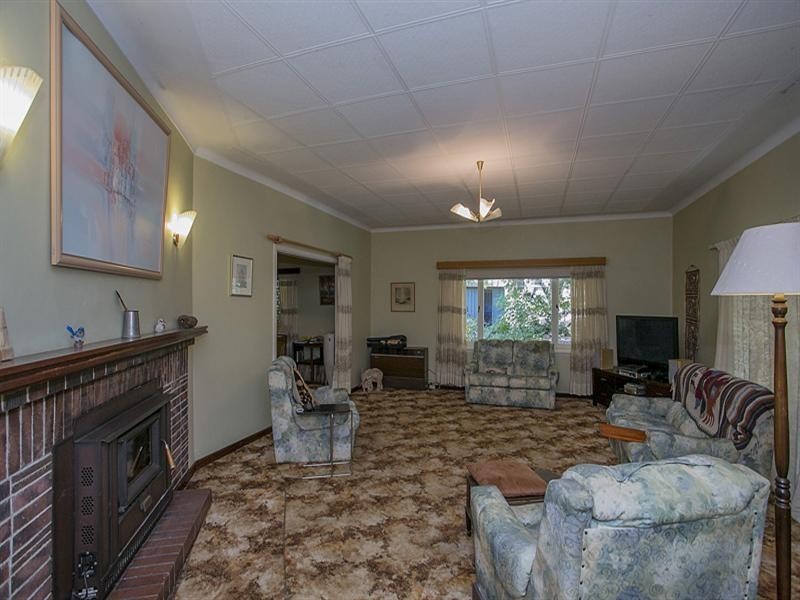 6 Gilmour Road, Roleystone WA 6111