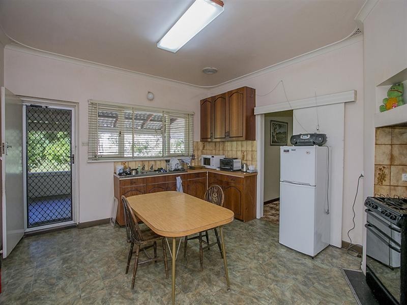 6 Gilmour Road, Roleystone WA 6111