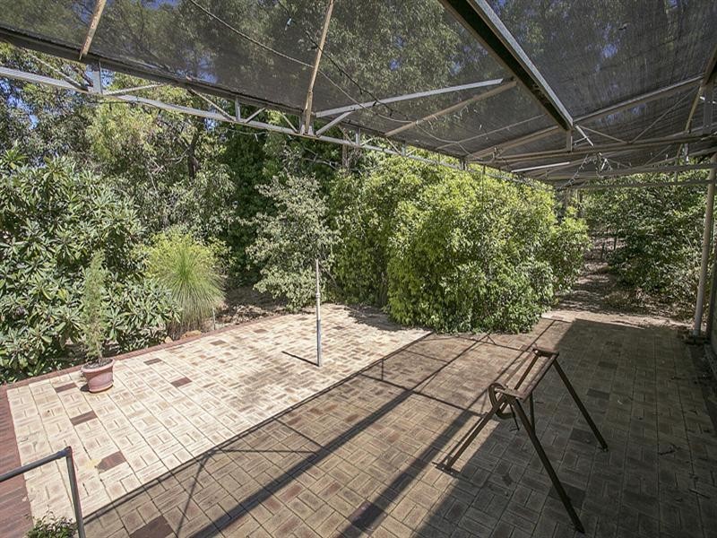 6 Gilmour Road, Roleystone WA 6111