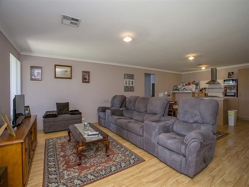 15 Citriadora Avenue, High Wycombe WA 6057