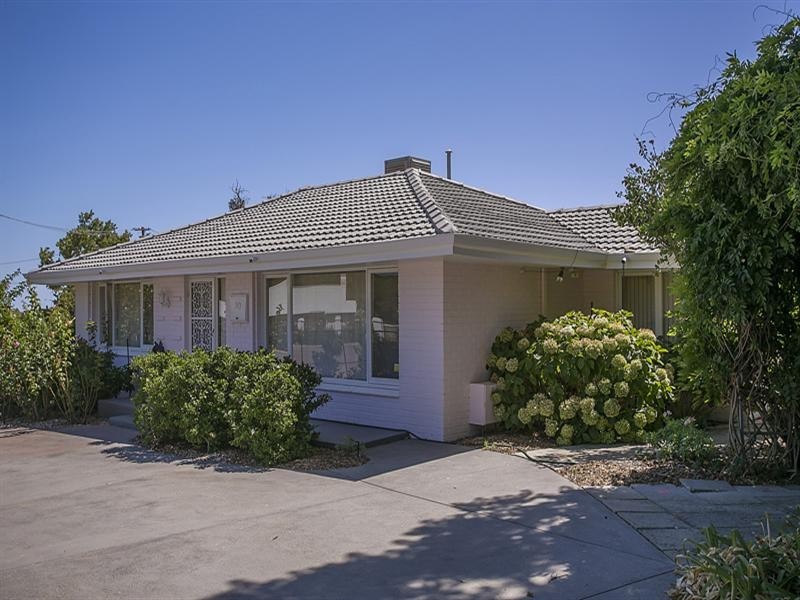 30 Parke Road, Gooseberry Hill WA 6076