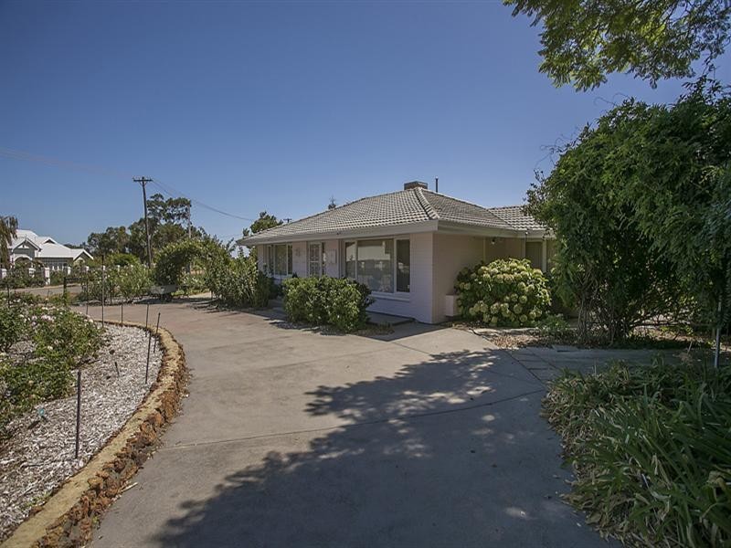 30 Parke Road, Gooseberry Hill WA 6076