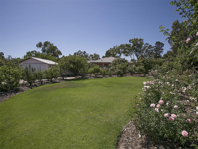 30 Parke Road, Gooseberry Hill WA 6076