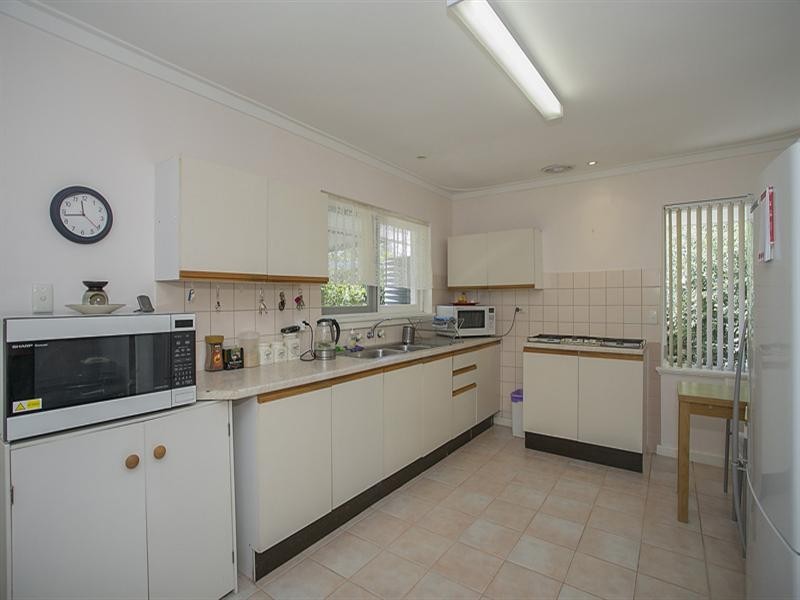 30 Parke Road, Gooseberry Hill WA 6076