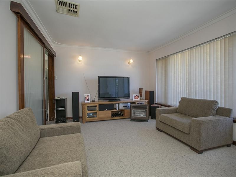 30 Parke Road, Gooseberry Hill WA 6076