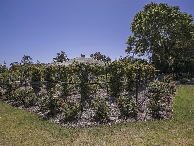 30 Parke Road, Gooseberry Hill WA 6076