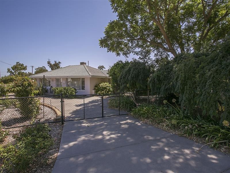 30 Parke Road, Gooseberry Hill WA 6076