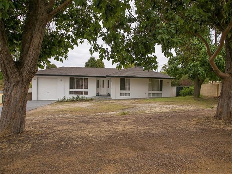 2 Karu Road, Kalamunda WA 6076