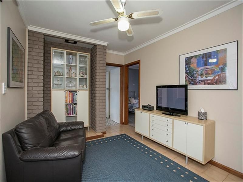 2 Karu Road, Kalamunda WA 6076