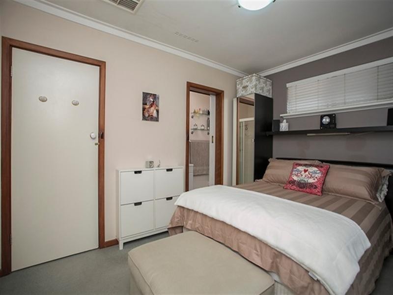 2 Karu Road, Kalamunda WA 6076