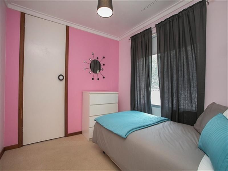 2 Karu Road, Kalamunda WA 6076