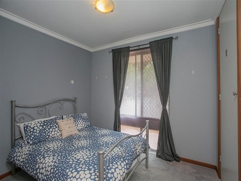 2 Karu Road, Kalamunda WA 6076