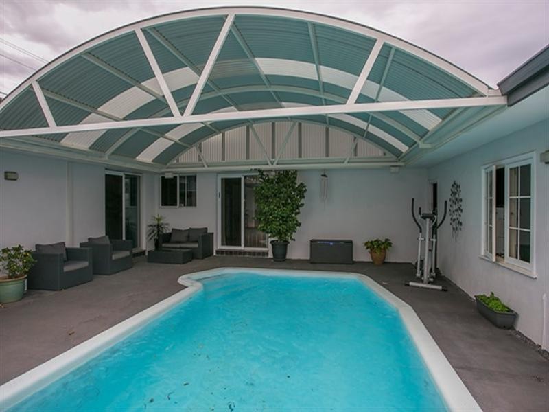 2 Karu Road, Kalamunda WA 6076