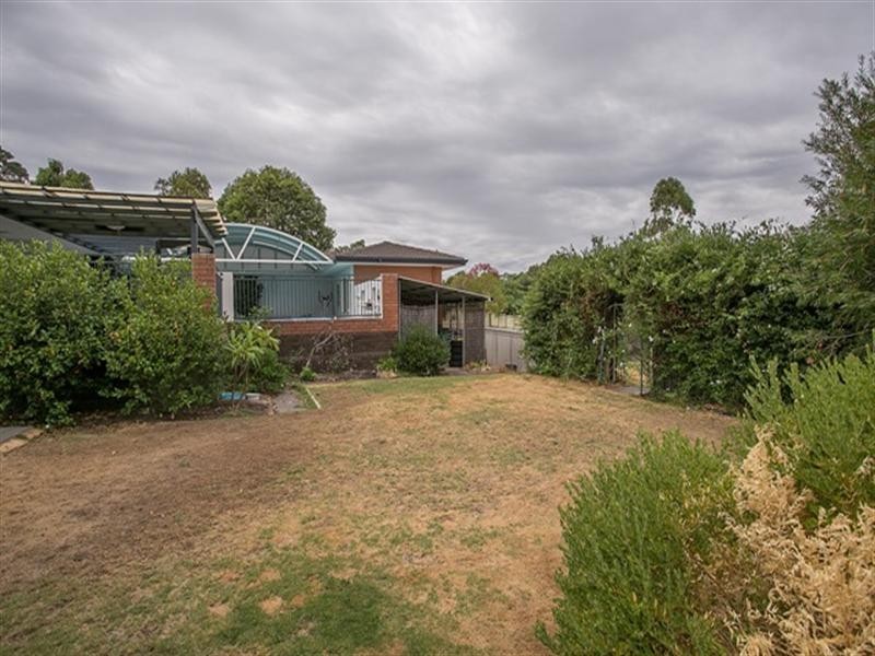 2 Karu Road, Kalamunda WA 6076