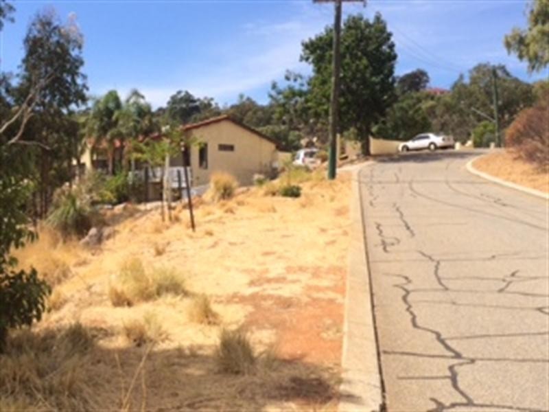 10 Grevillea Road, Swan View WA 6056