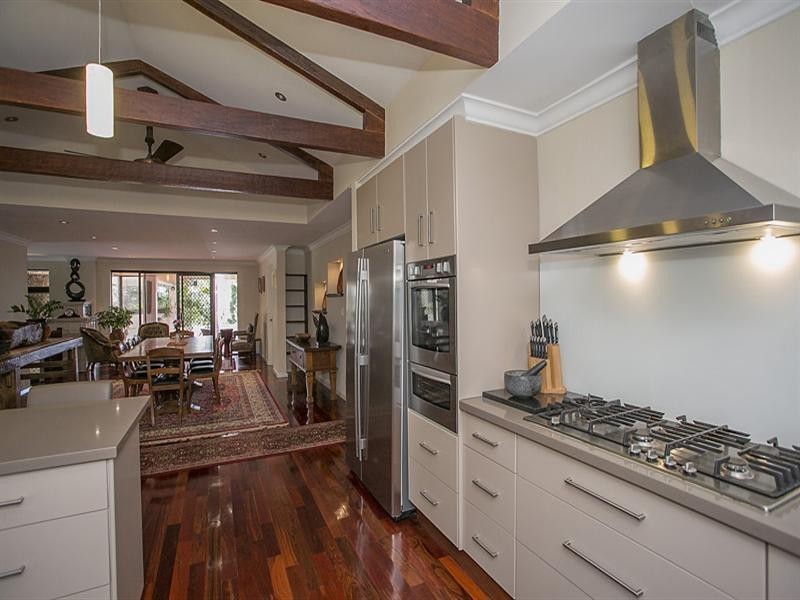 28 Ford Road, Lesmurdie WA 6076