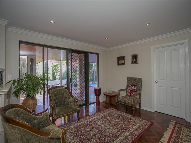 28 Ford Road, Lesmurdie WA 6076