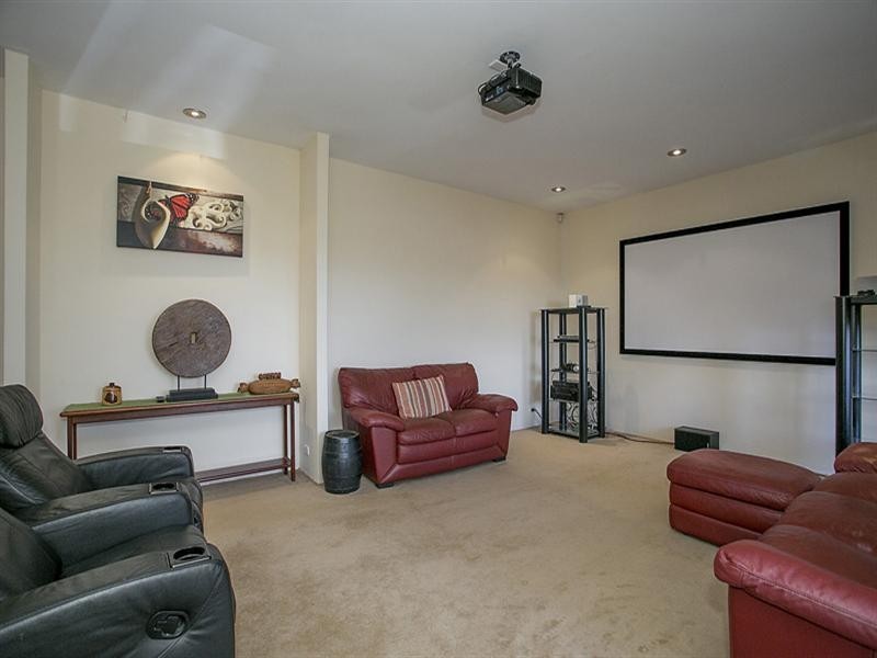 28 Ford Road, Lesmurdie WA 6076