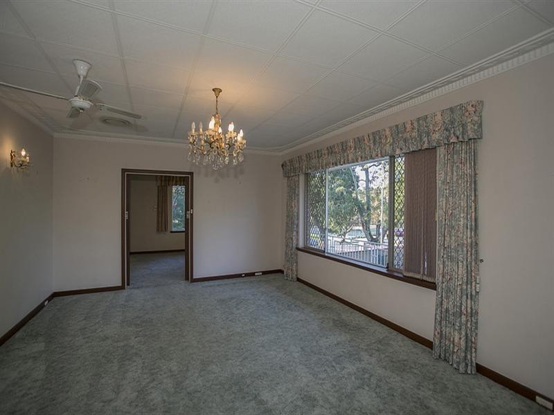 19 Kalamunda Road, Kalamunda WA 6076