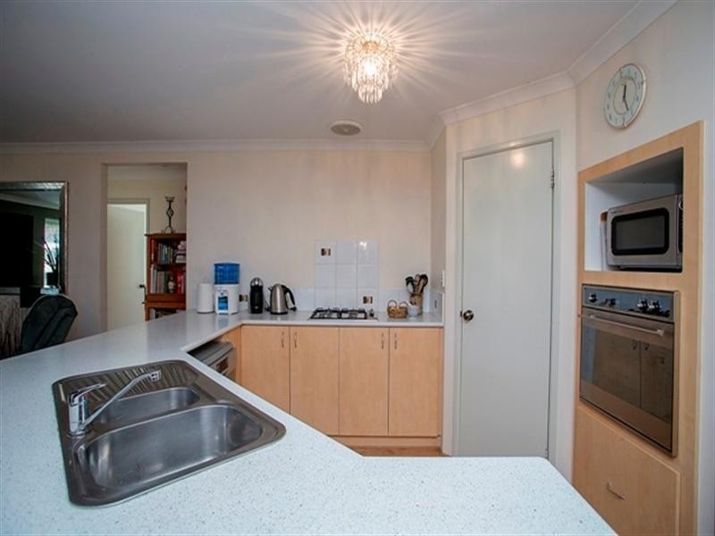 96 Sheffield Road, Wattle Grove WA 6107