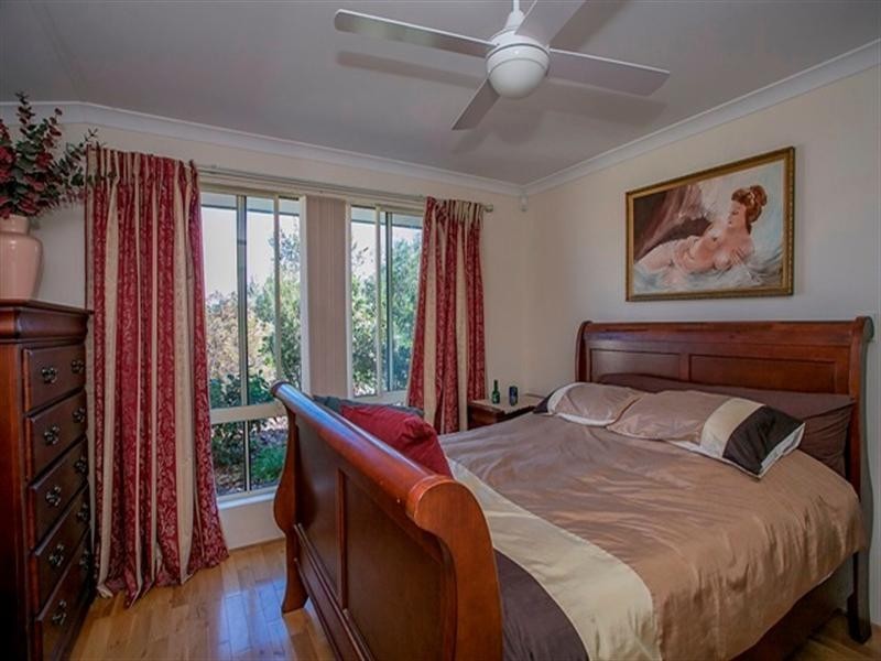 96 Sheffield Road, Wattle Grove WA 6107