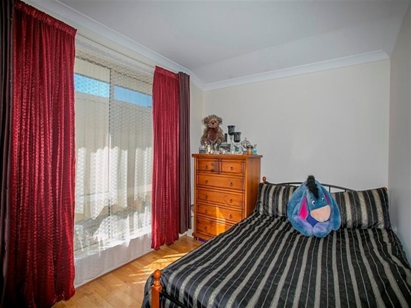 96 Sheffield Road, Wattle Grove WA 6107