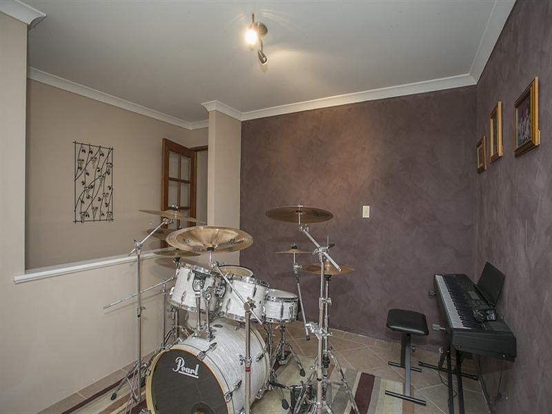 32 Torquata Boulevard, Helena Valley WA 6056